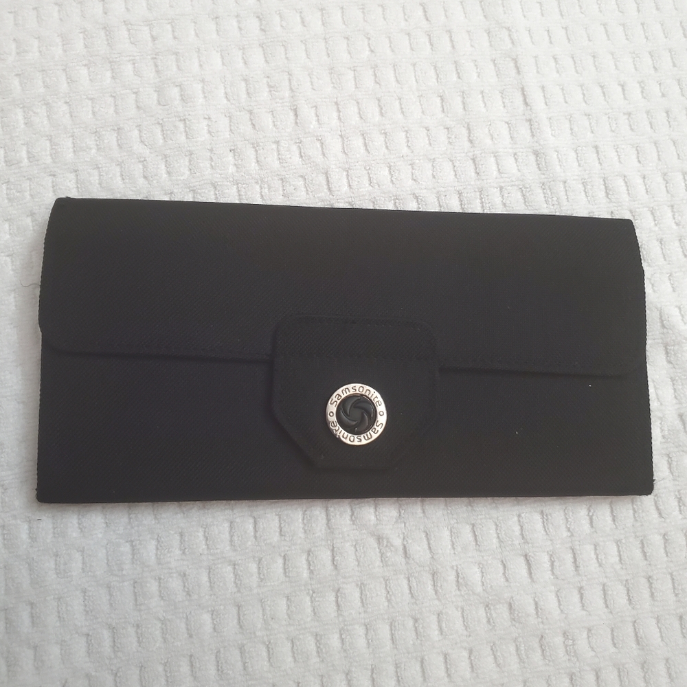 Samsonite BLack Travel Wallet. Organize Wallet
